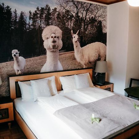 Alpakas, Lamas Und Rentiere Zum Gruenen See Grossdorf  Exteriér fotografie